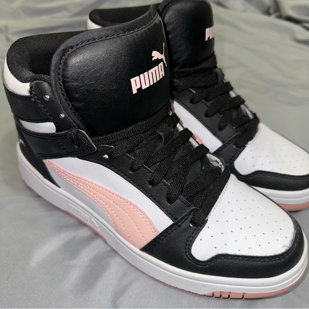 Puma Women's Sneakers - Black, White, and Pink - Picture 1 of 4